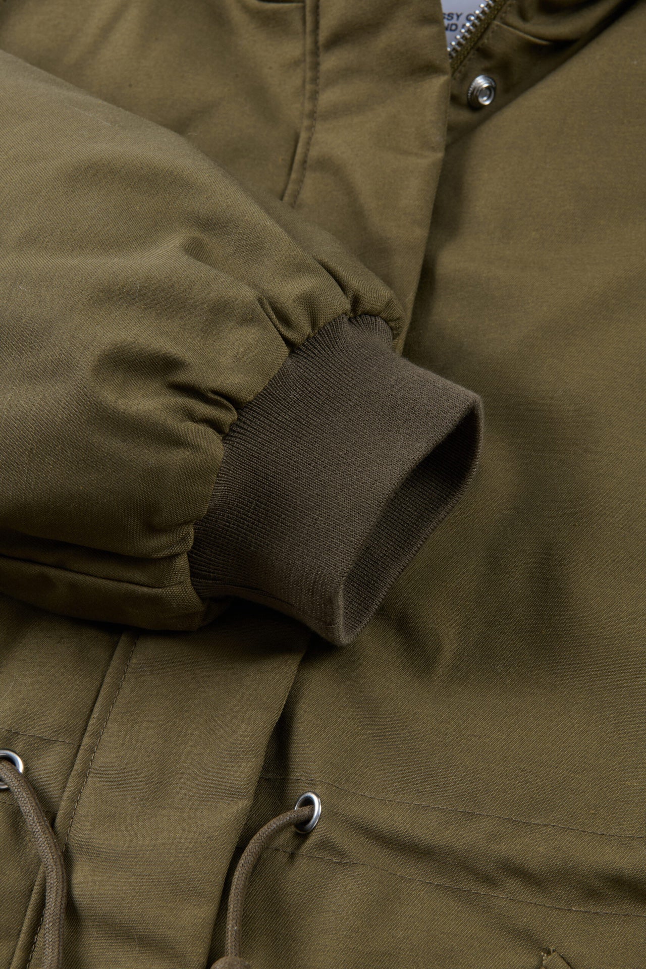 Kimi parka Embassy of briks and logs