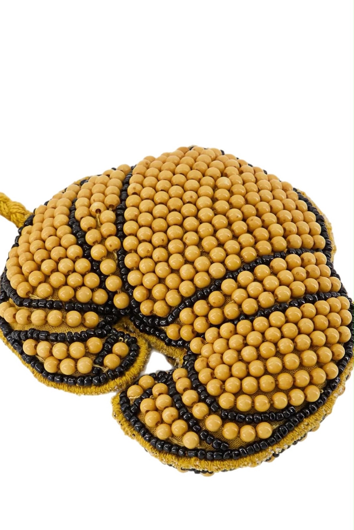 Charm Montempoivre Maison Labiche a forma di brioche in perline — dettaglio