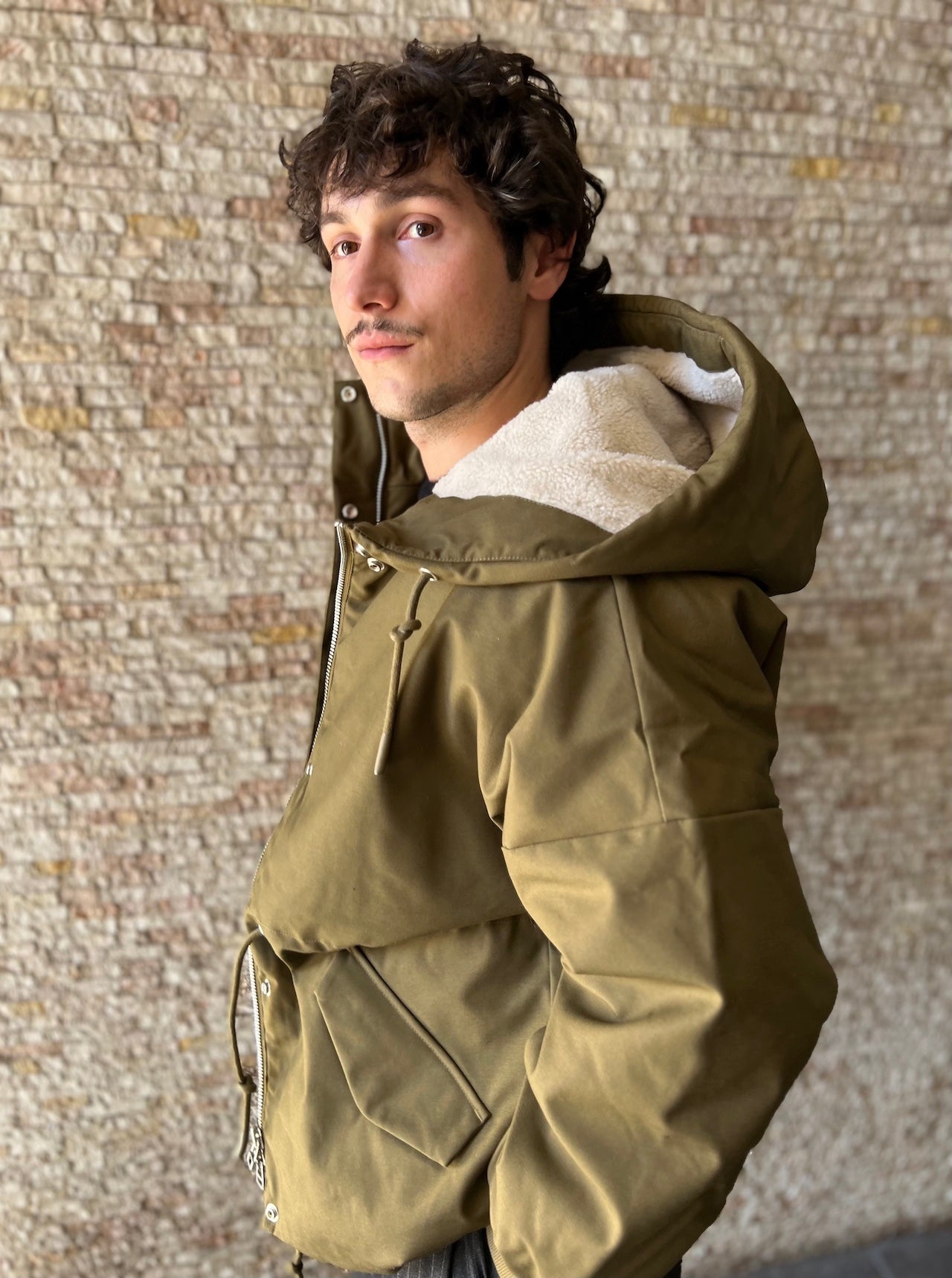 Kimi parka Embassy of briks and logs