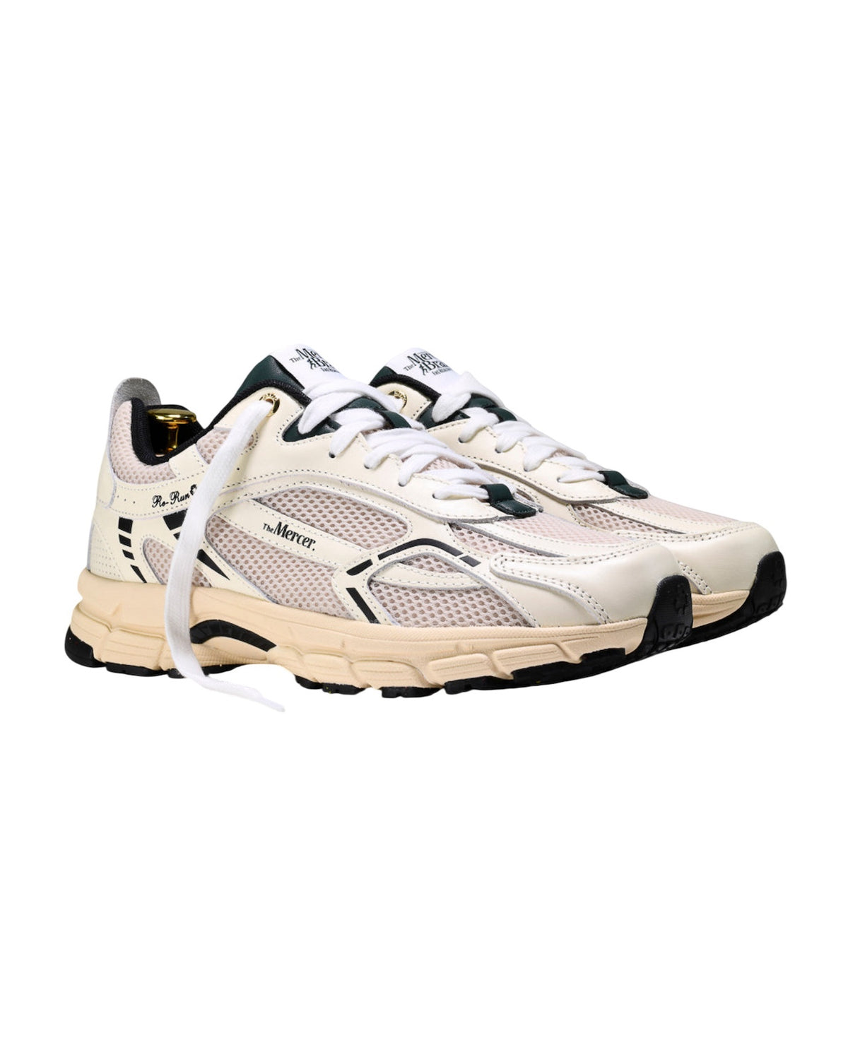 Paio di sneaker The Mercer Brand The Re-Run Classic off white, vista frontale a tre quarti.