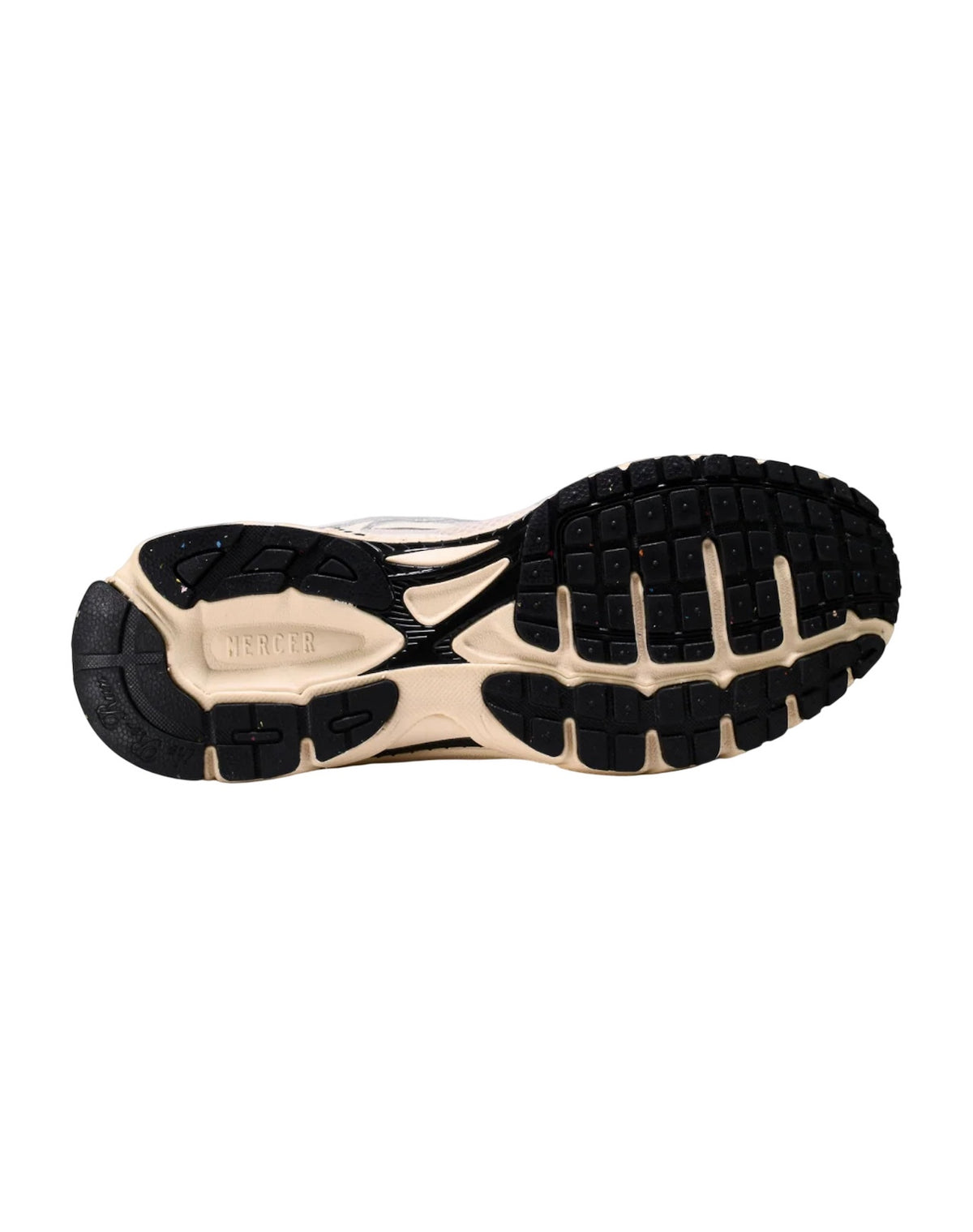 Suola delle sneaker The Mercer Brand The Re-Run Classic con battistrada nero e inserti color crema.