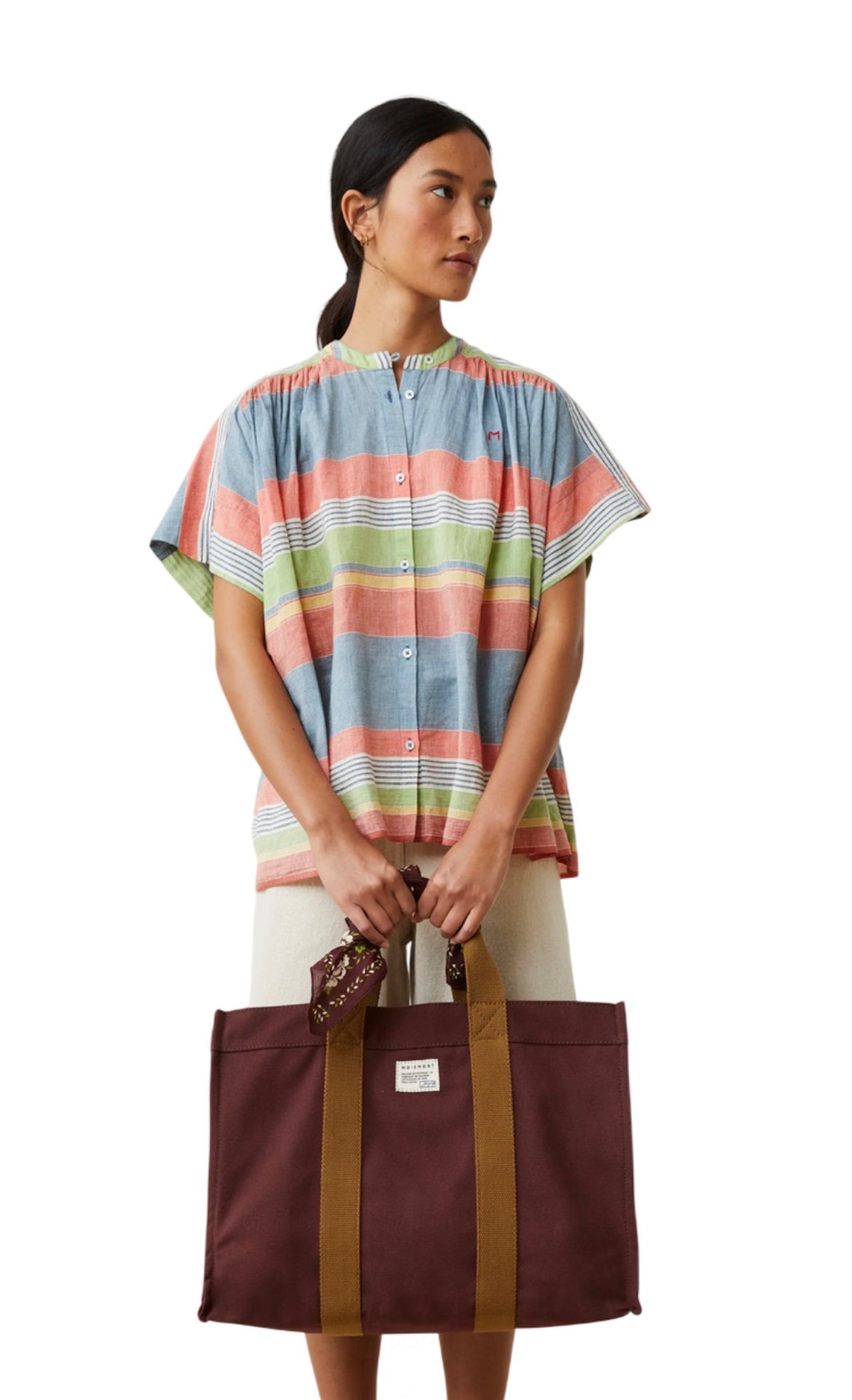 Tote bag in cotone Moismont Cabas N°46 – marrone indossata